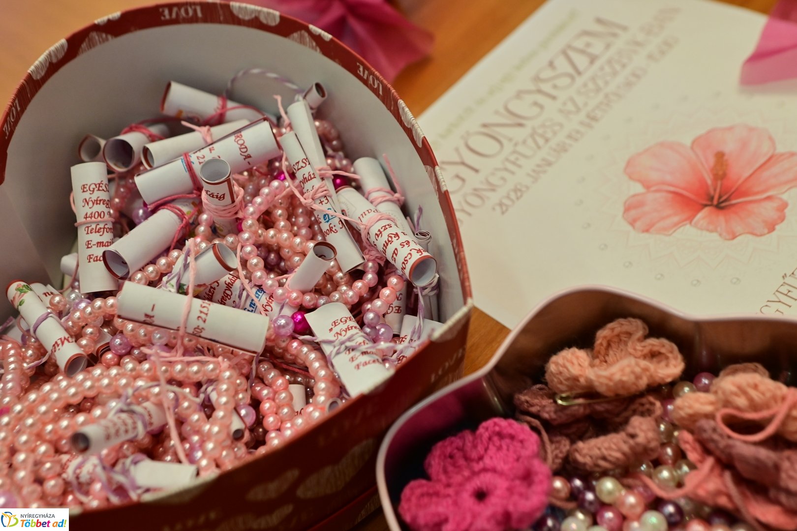 Karkötők átadása a Jósa András kórházban 2026 januárjában