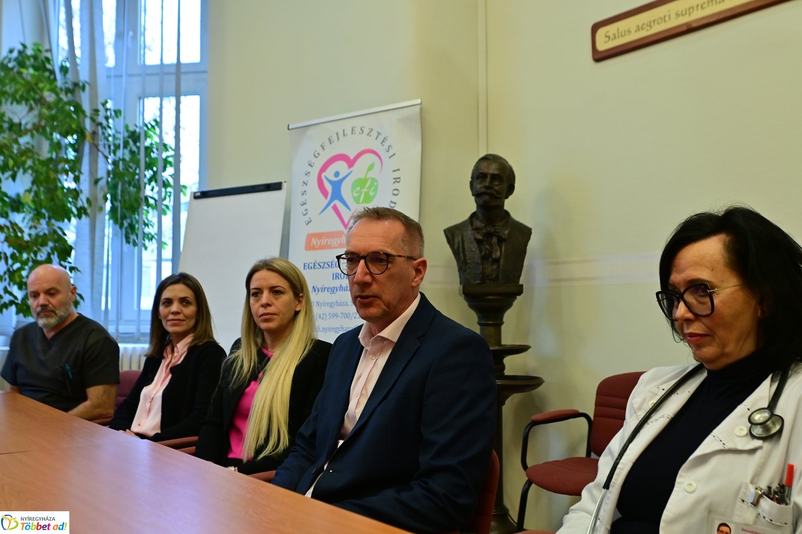 Karkötők átadása a Jósa András kórházban 2026 januárjában