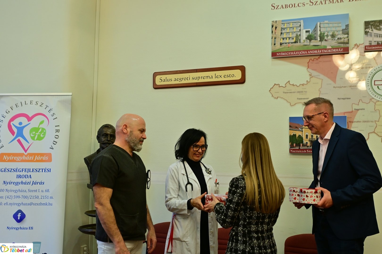 Karkötők átadása a Jósa András kórházban 2026 januárjában