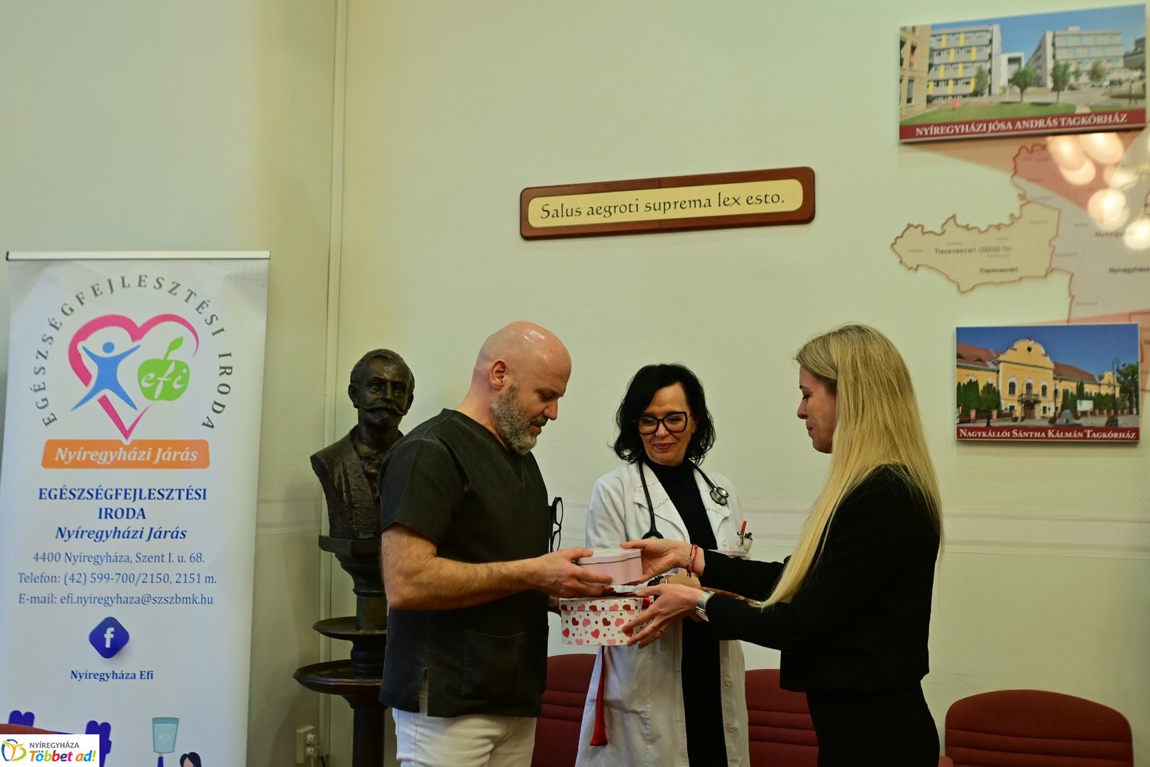 Karkötők átadása a Jósa András kórházban 2026 januárjában