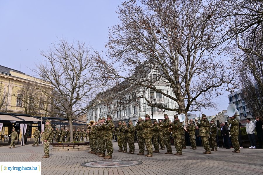 Katonai eskütétel a Kossuth téren 20240222