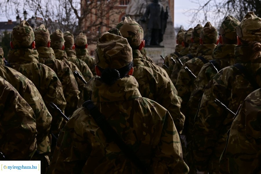 Katonai eskütétel a Kossuth téren 20240222