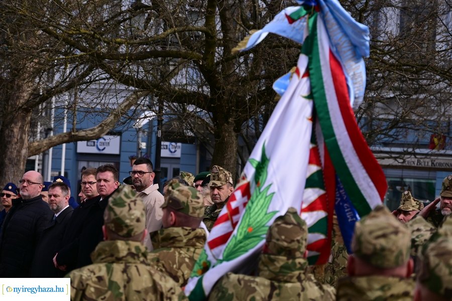 Katonai eskütétel a Kossuth téren 20240222