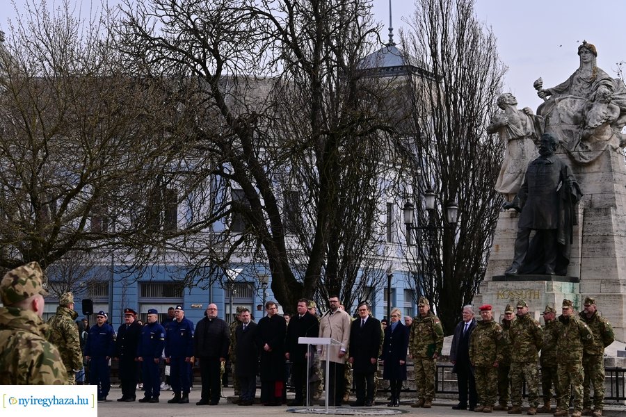 Katonai eskütétel a Kossuth téren 20240222