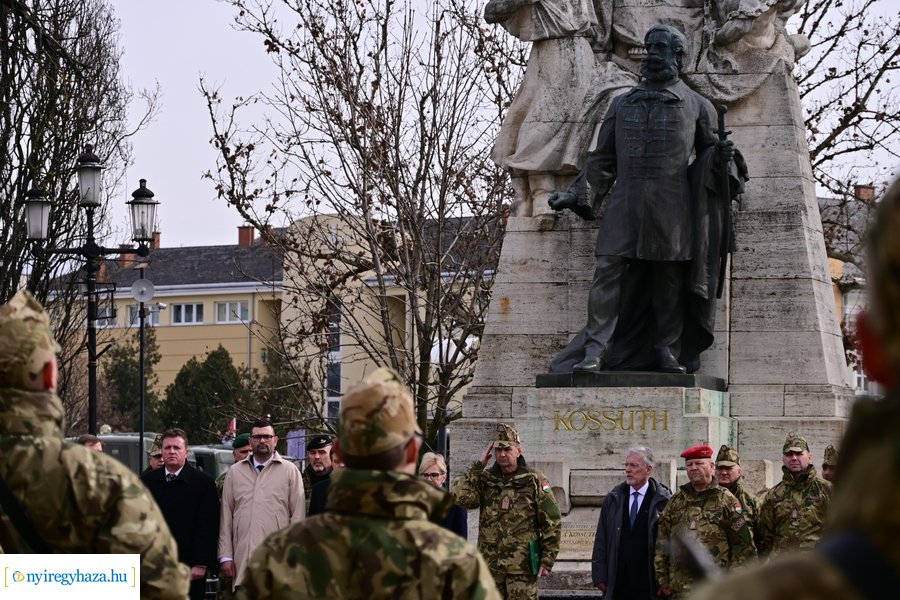 Katonai eskütétel a Kossuth téren 20240222