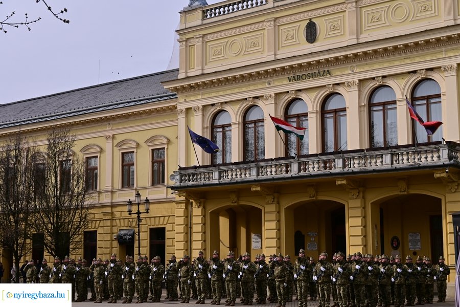 Katonai eskütétel a Kossuth téren 20240222