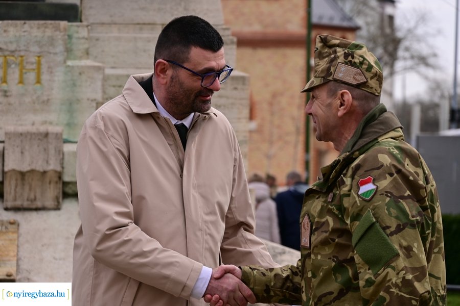 Katonai eskütétel a Kossuth téren 20240222