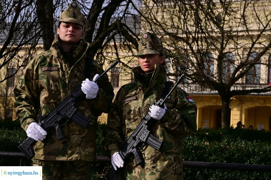Katonai eskütétel a Kossuth téren 20240222