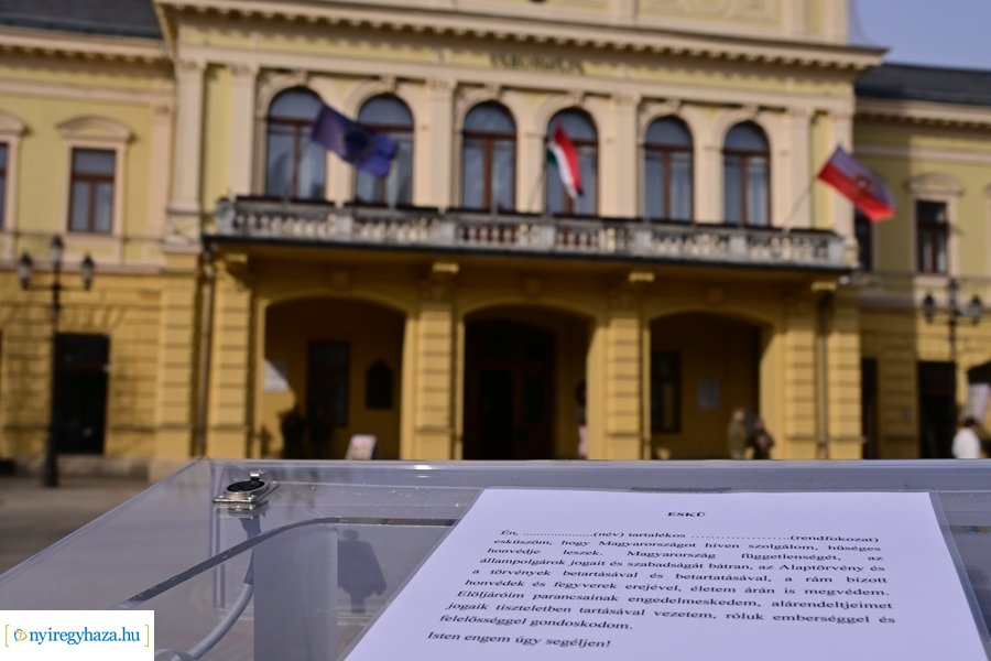 Katonai eskütétel a Kossuth téren 20240222