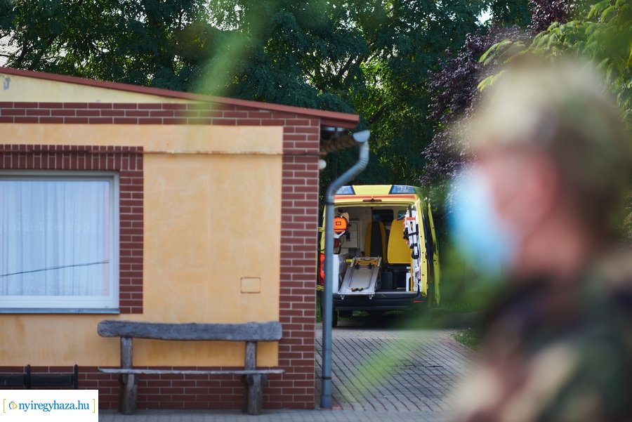 Katonai fertőtlenítés a Tündérkert idősotthonban