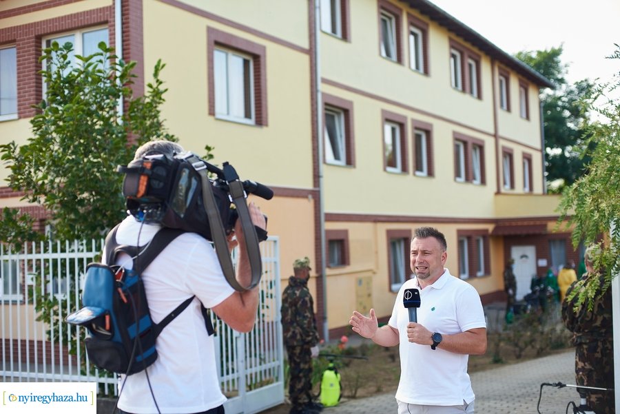 Katonai fertőtlenítés a Tündérkert idősotthonban