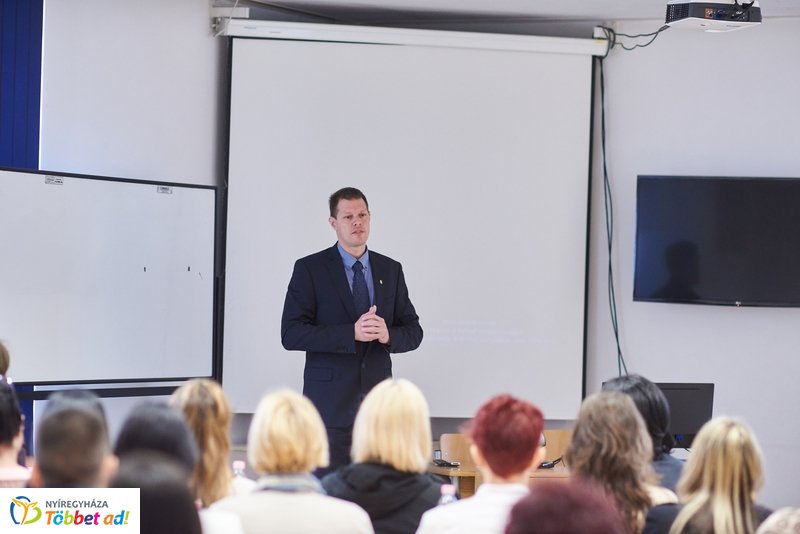 KEF konferencia az egészségügyi karon