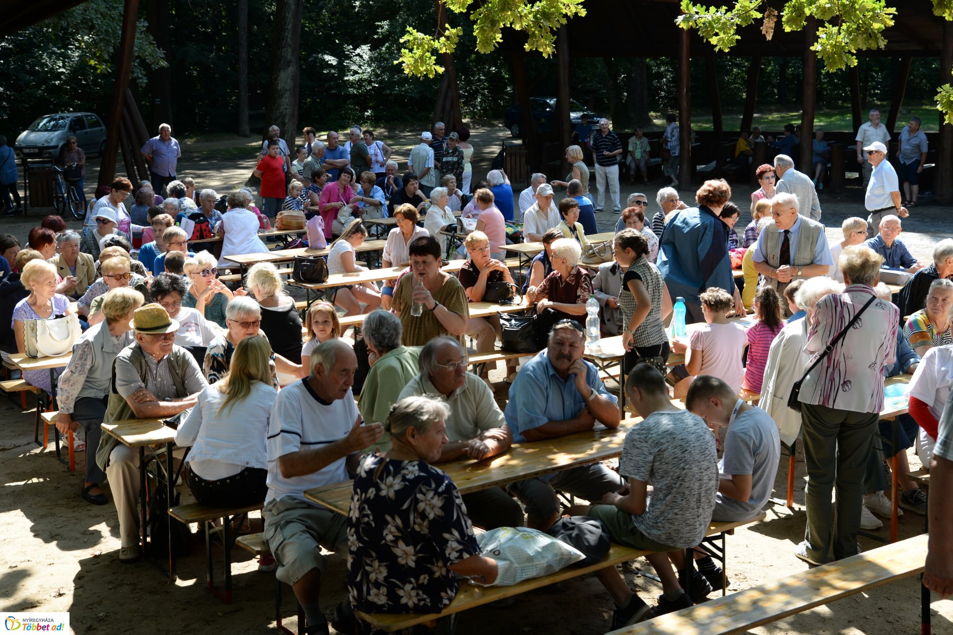 "Kelet-Népe" találkozó a tornapályán