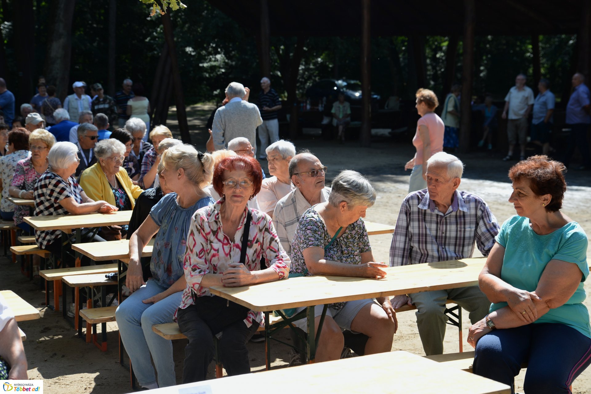 "Kelet-Népe" találkozó a tornapályán
