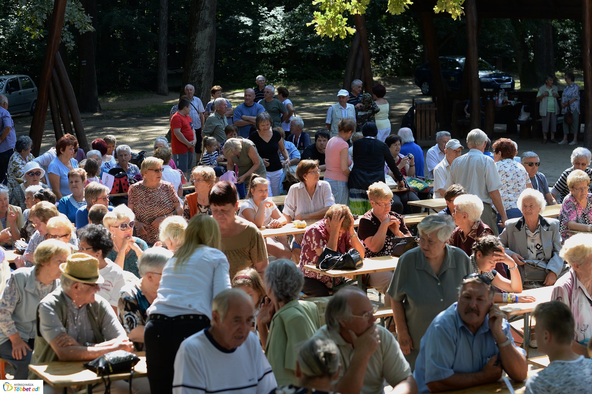 "Kelet-Népe" találkozó a tornapályán