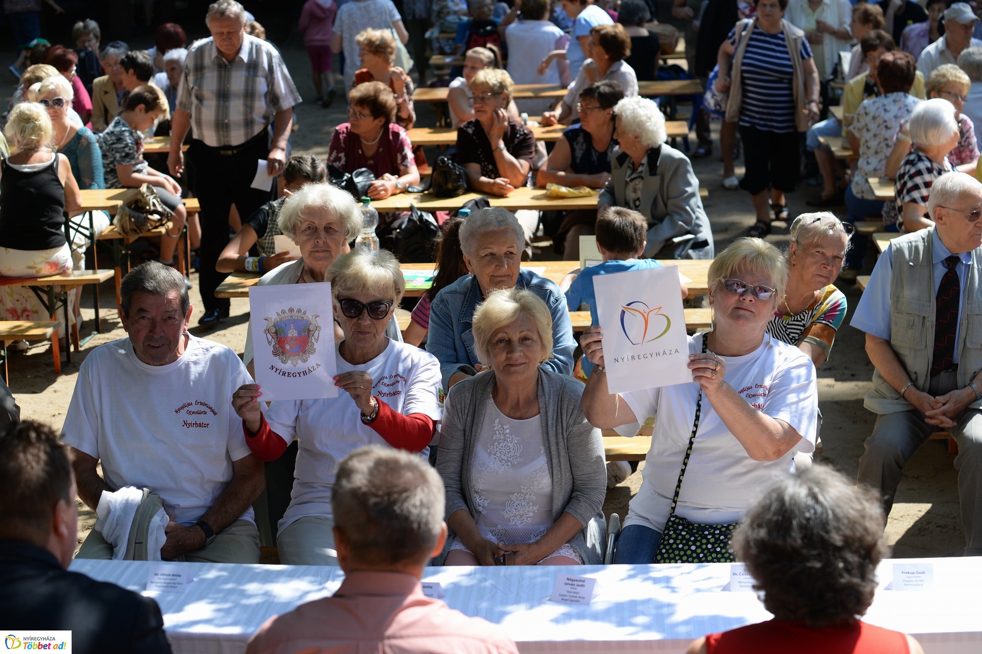 "Kelet-Népe" találkozó a tornapályán