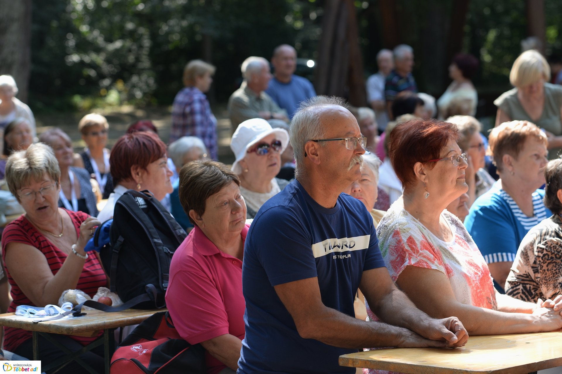 "Kelet-Népe" találkozó a tornapályán