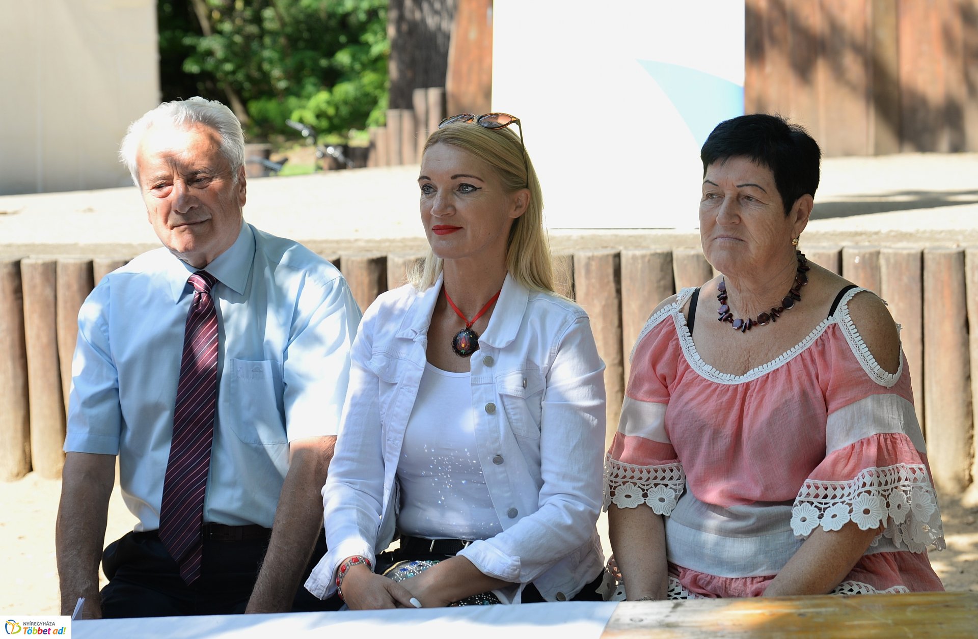 "Kelet-Népe" találkozó a tornapályán