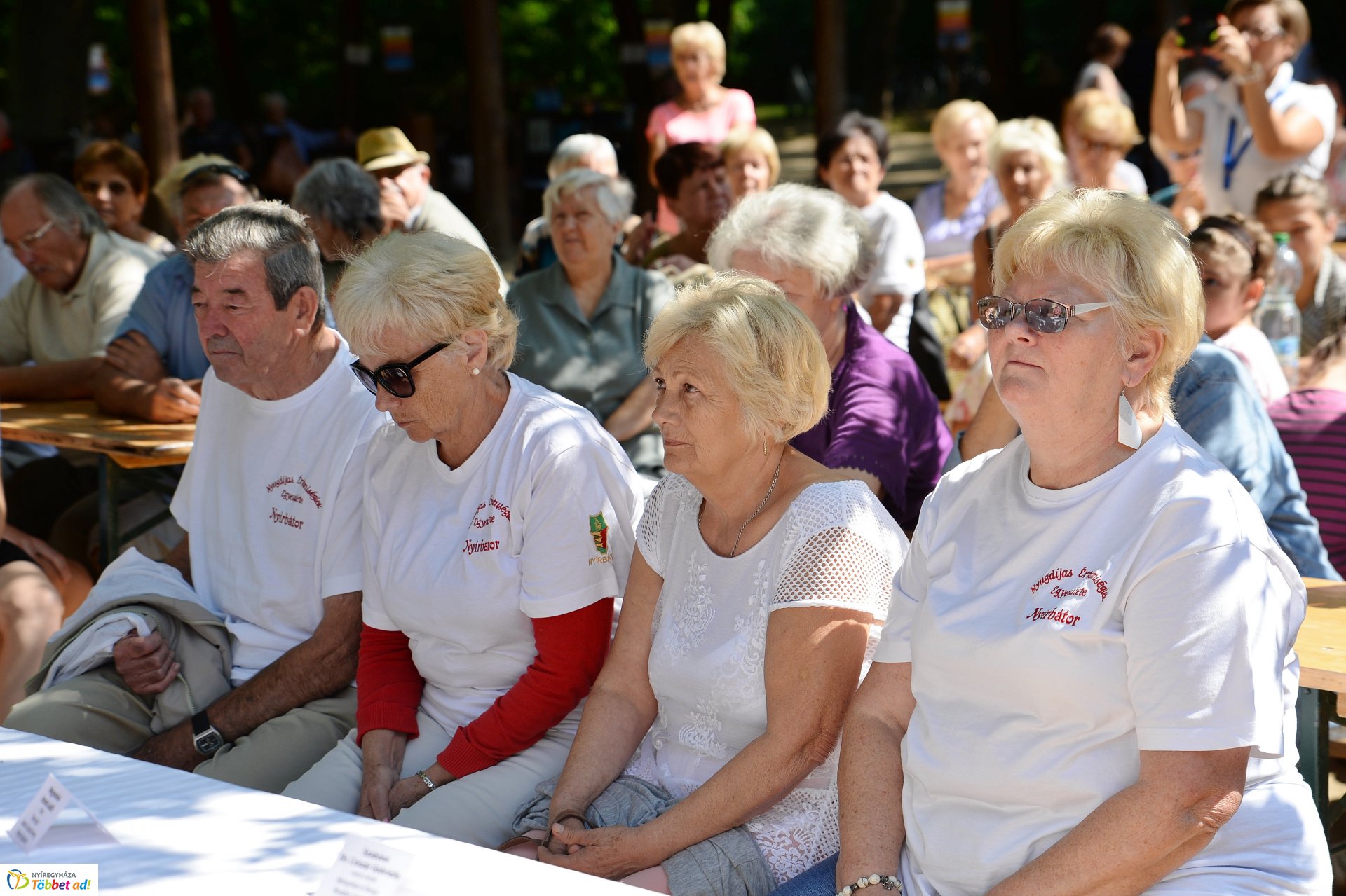 "Kelet-Népe" találkozó a tornapályán