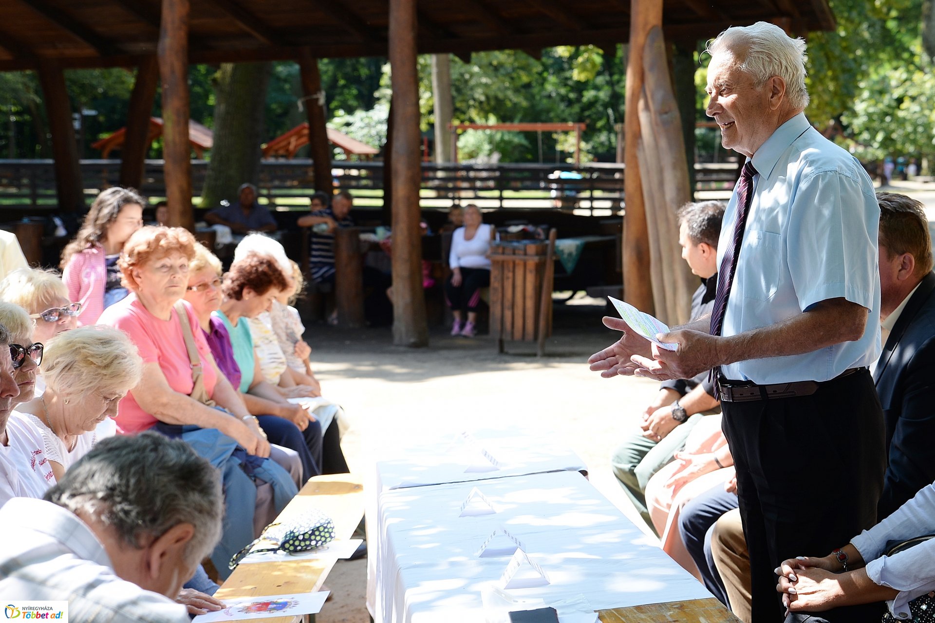 "Kelet-Népe" találkozó a tornapályán