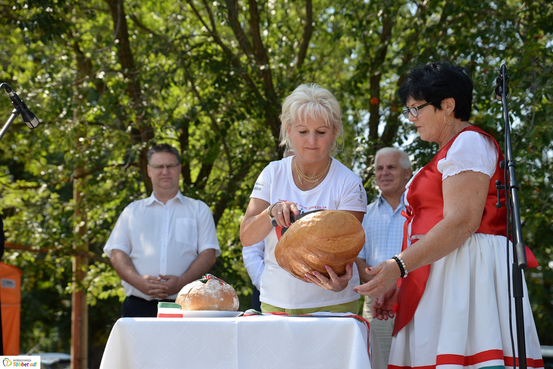 Kenyérszentelés Rozsrétszőlőben