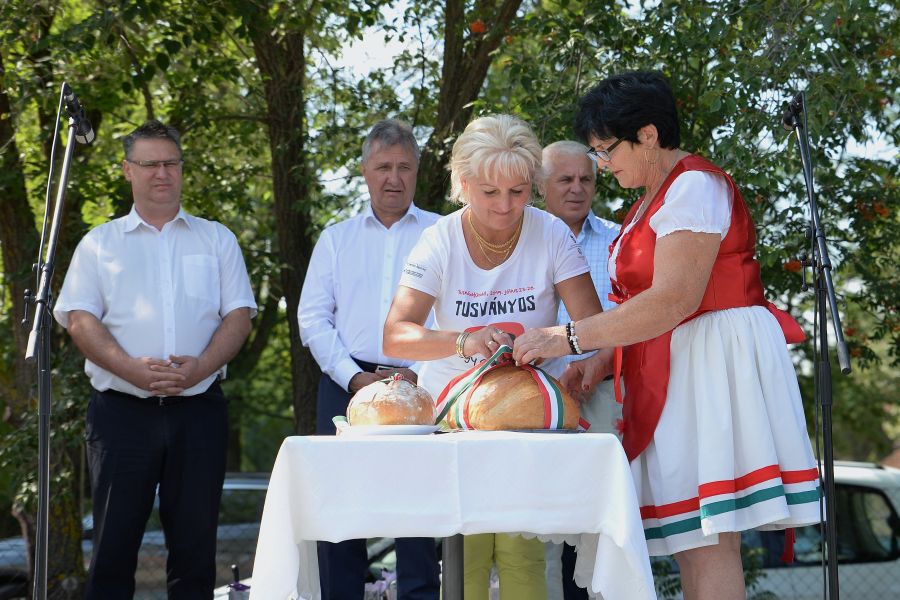 Kenyérszentelés Rozsrétszőlőben