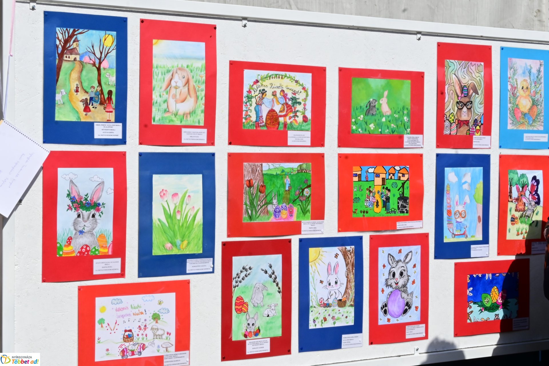 Képeslapkészítő rajzverseny eredményhirdetése a Kossuth téren