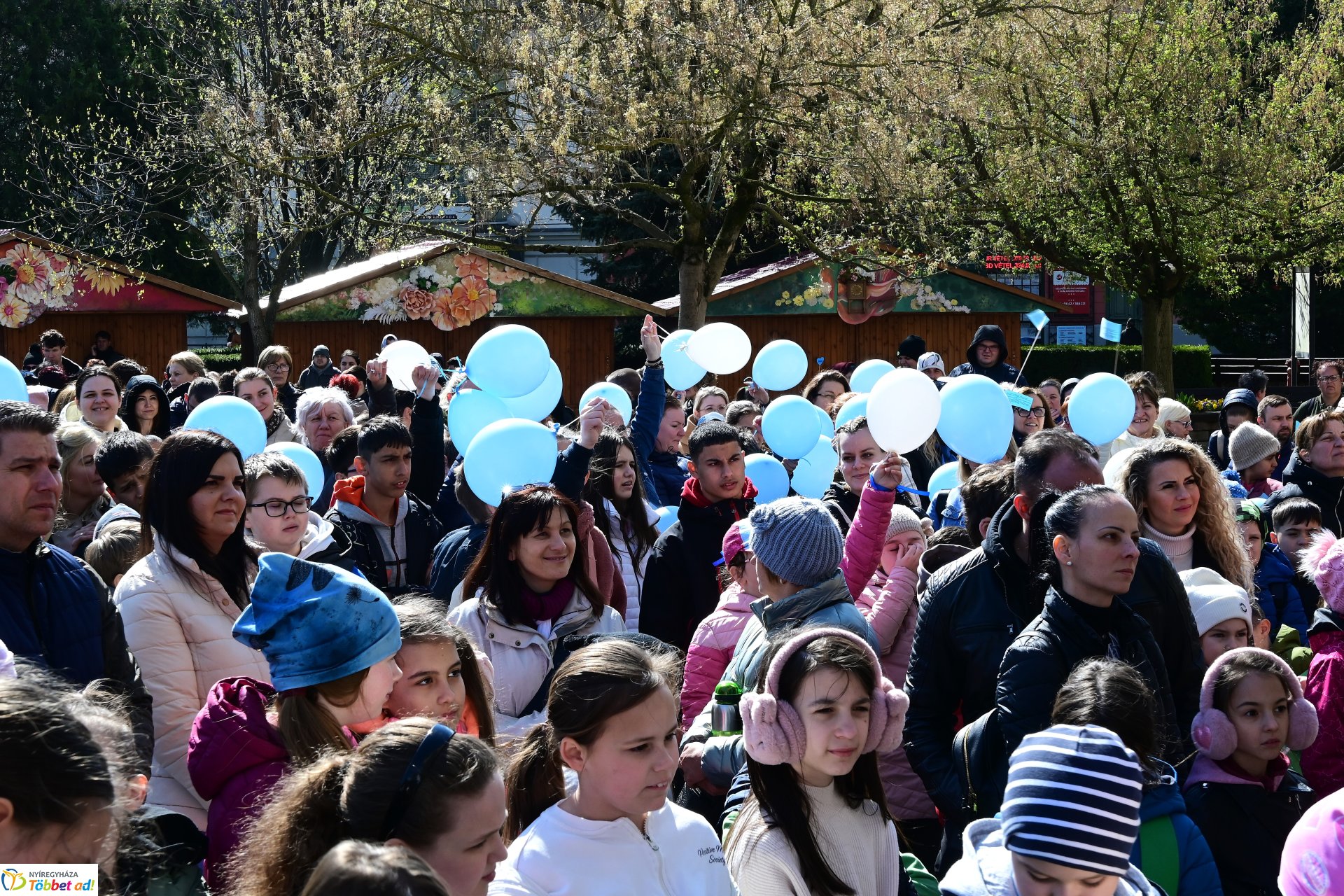 Képeslapkészítő rajzverseny eredményhirdetése a Kossuth téren