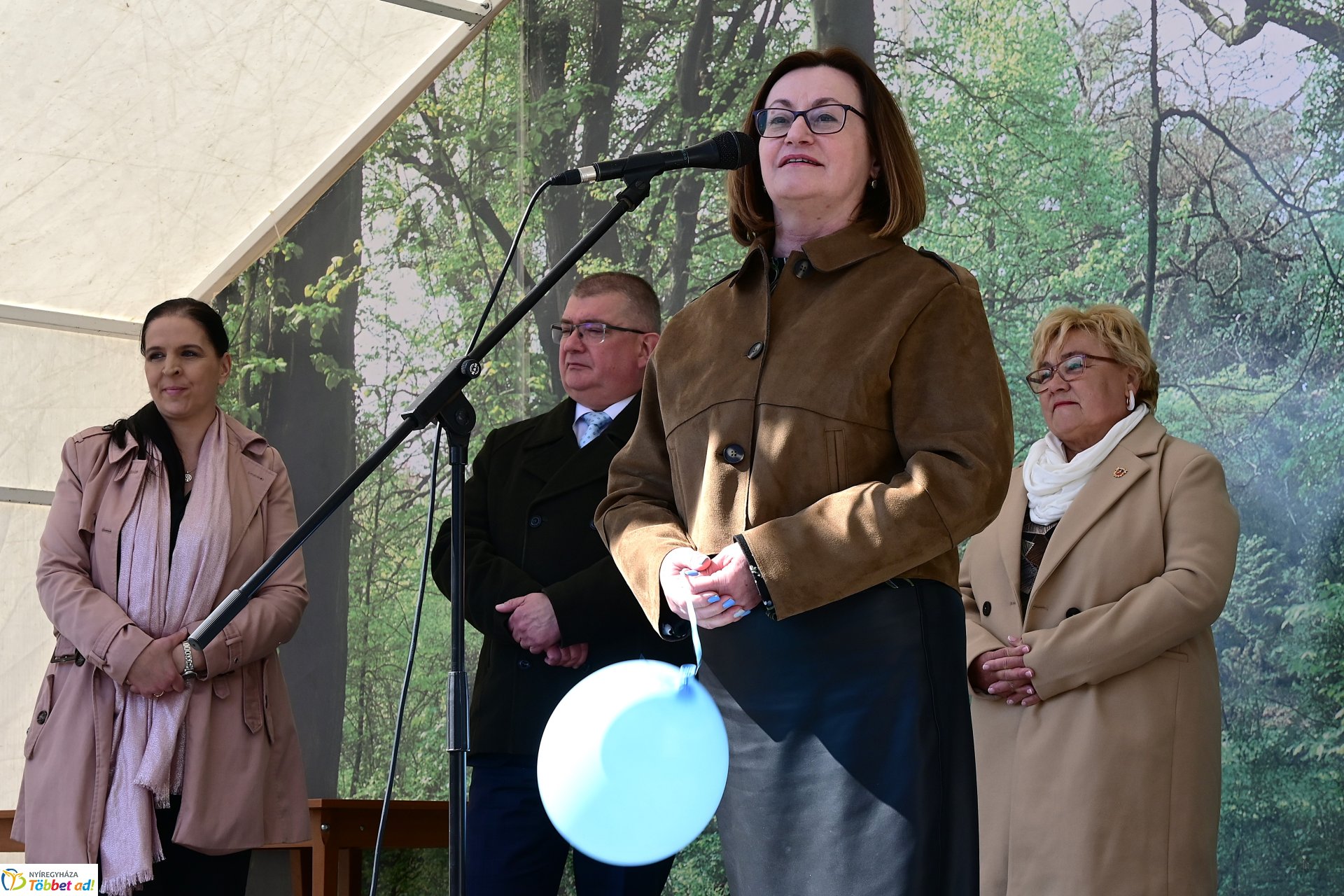 Képeslapkészítő rajzverseny eredményhirdetése a Kossuth téren