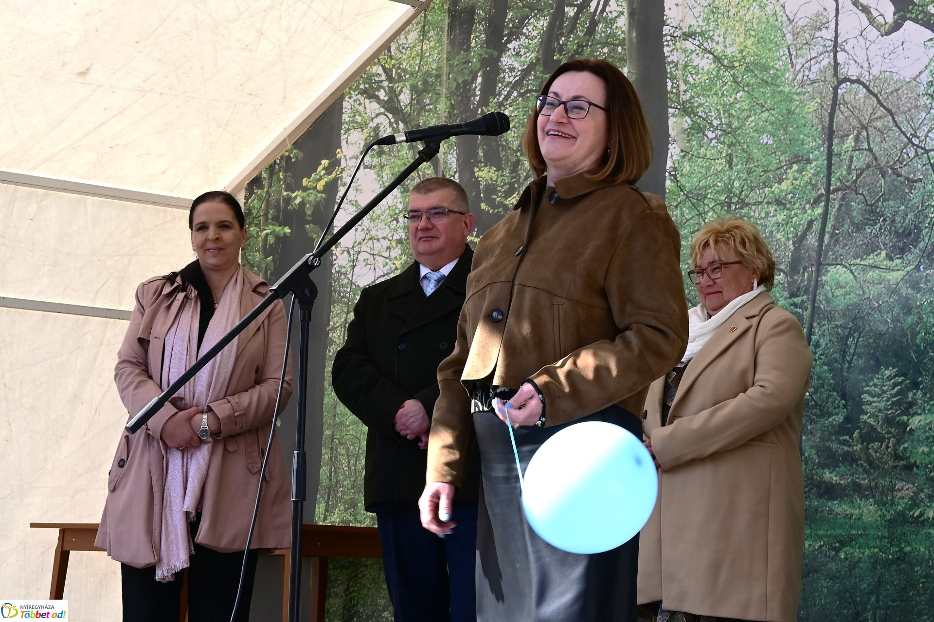 Képeslapkészítő rajzverseny eredményhirdetése a Kossuth téren