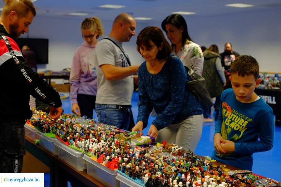 Képregénybörze a kulturális központban