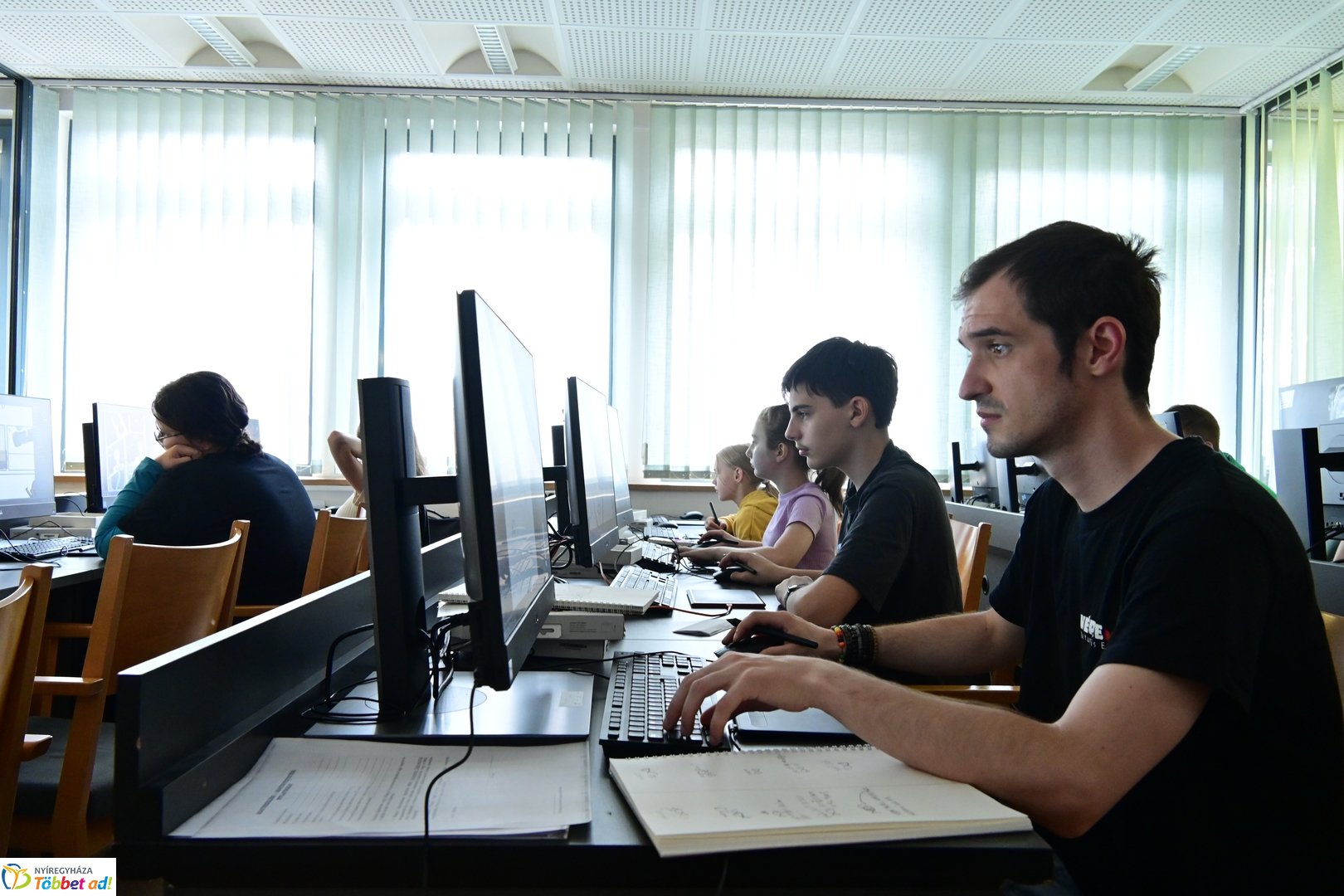 Képregényrajzoló tábor a Móricz Zsigmond könyvtárban - 2025