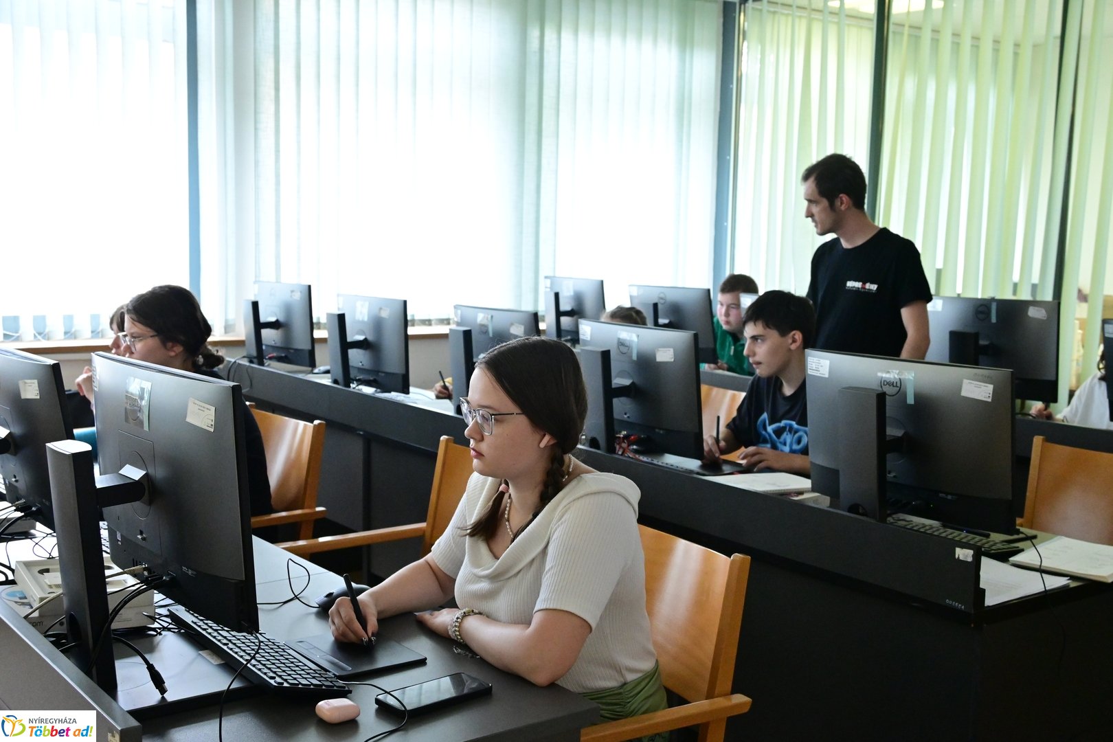 Képregényrajzoló tábor a Móricz Zsigmond könyvtárban - 2025