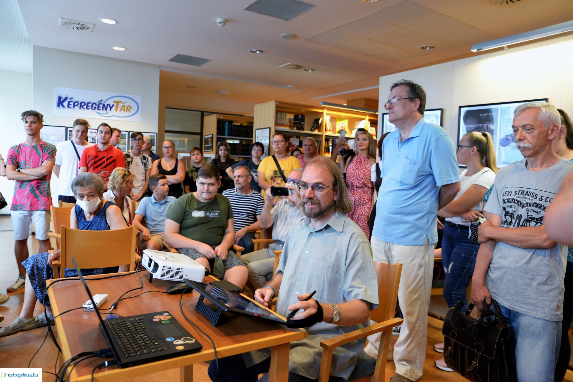 Képregénytár nyílt a könyvtárban