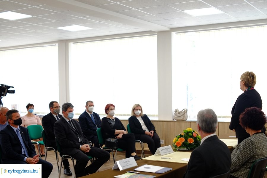 Képzések aláírása a Bánkiban