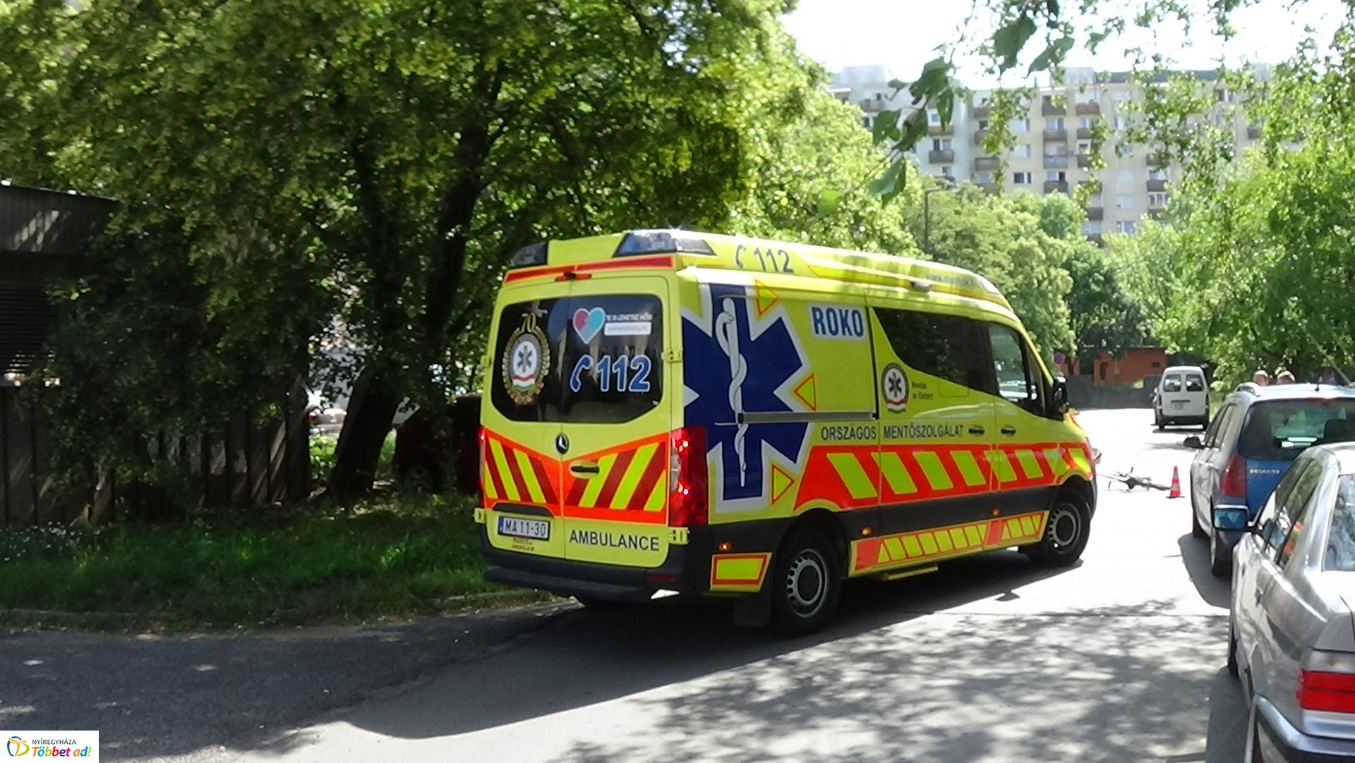 Kerékpáros hajtott szabályosan közlekedő járműnek