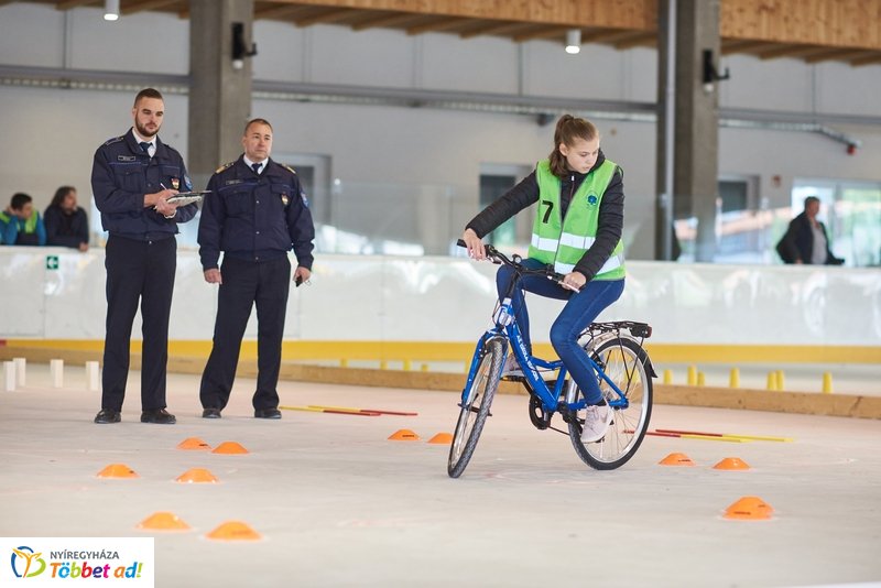 Kerékpáros Kupa a Jégpályán