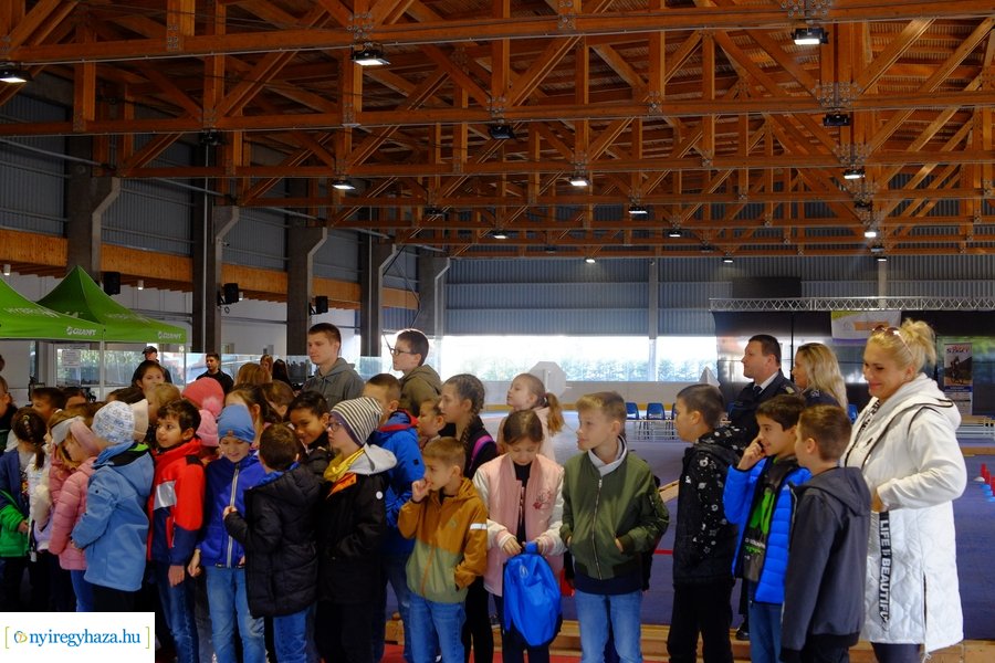 Kerékpáros vetélkedő a Városi Jégpályán