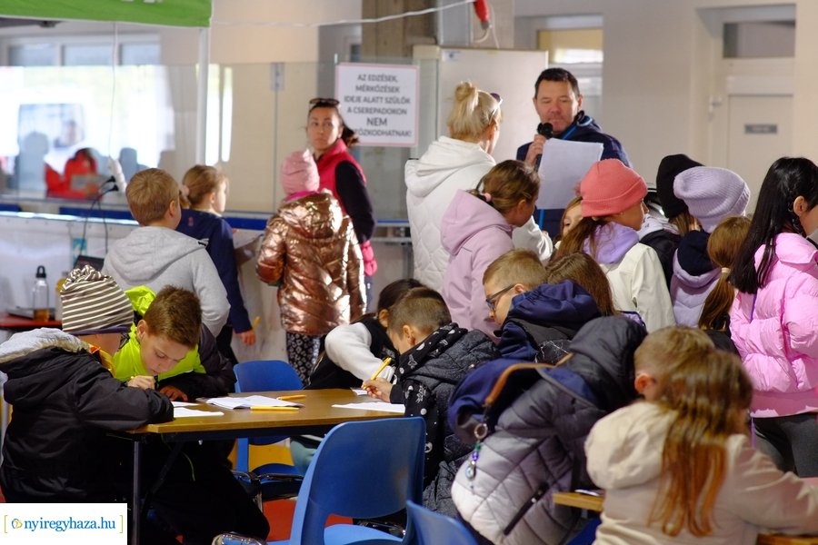 Kerékpáros vetélkedő a Városi Jégpályán