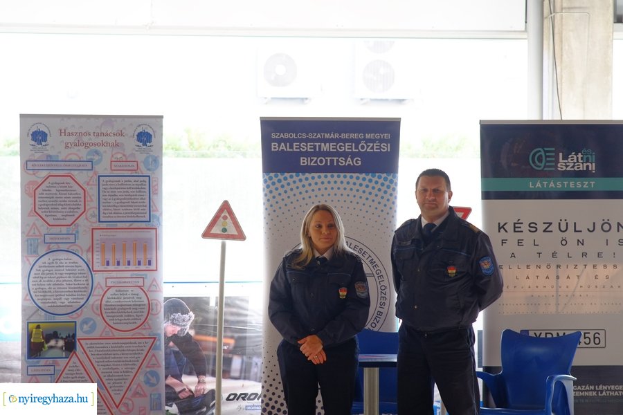 Kerékpáros vetélkedő a Városi Jégpályán