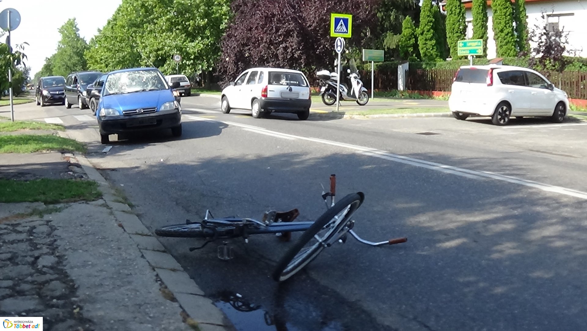 Kerékpárost gázoltak a Korányin – A figyelmetlen biciklis nem állt meg a STOP-nál