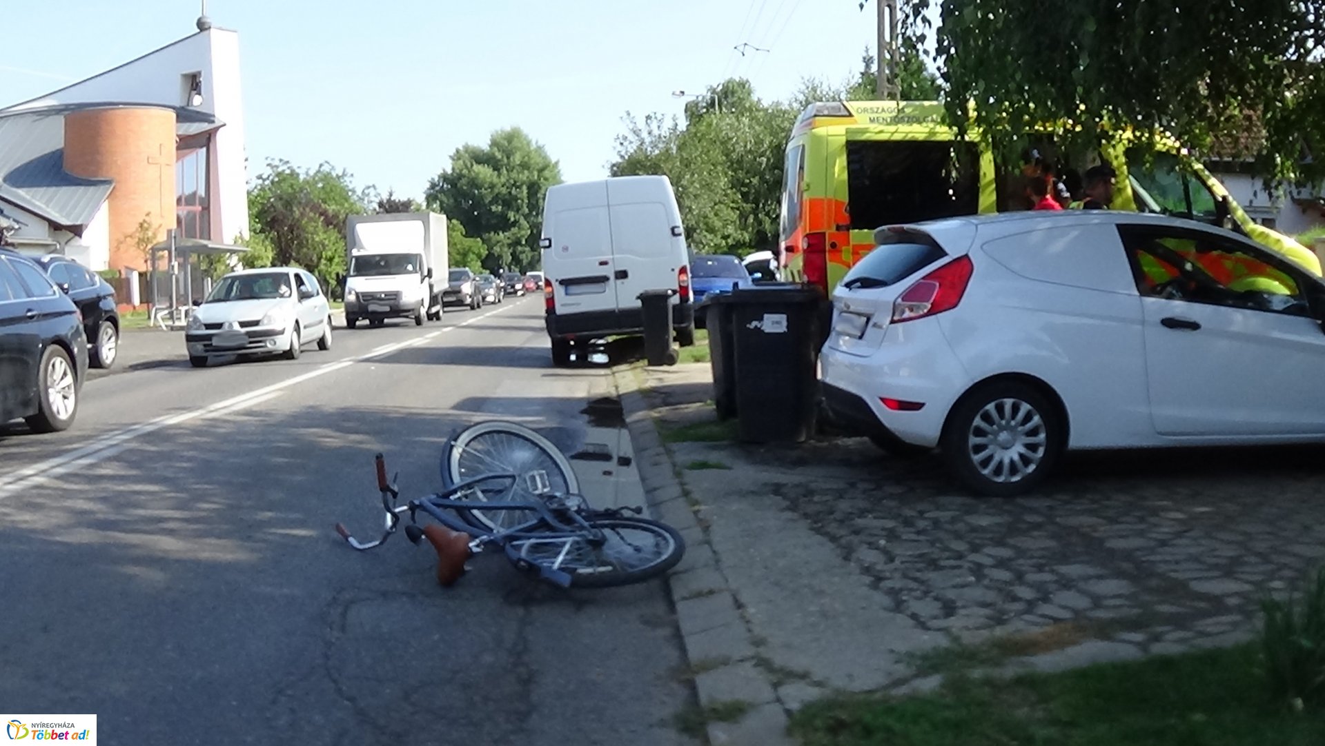 Kerékpárost gázoltak a Korányin – A figyelmetlen biciklis nem állt meg a STOP-nál