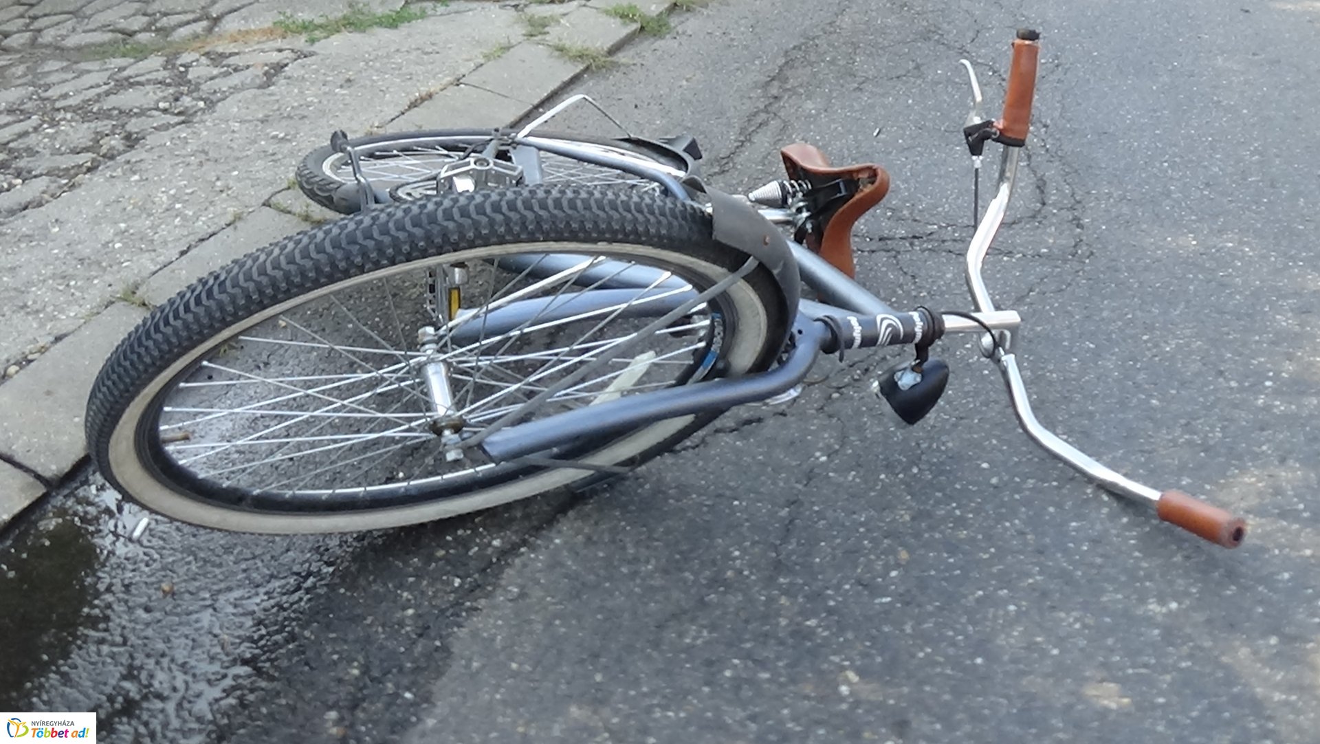 Kerékpárost gázoltak a Korányin – A figyelmetlen biciklis nem állt meg a STOP-nál