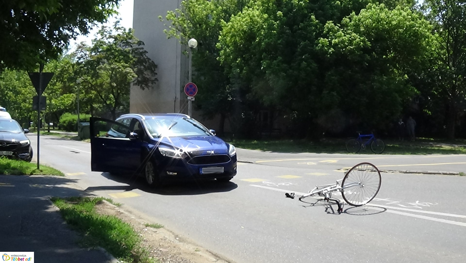 Kerékpárost gázoltak a Stadion utcán