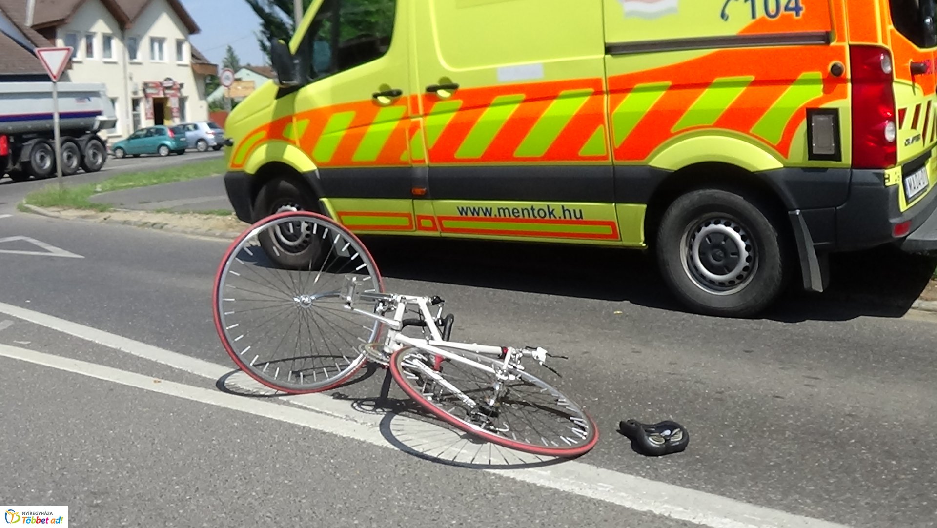 Kerékpárost gázoltak a Stadion utcán