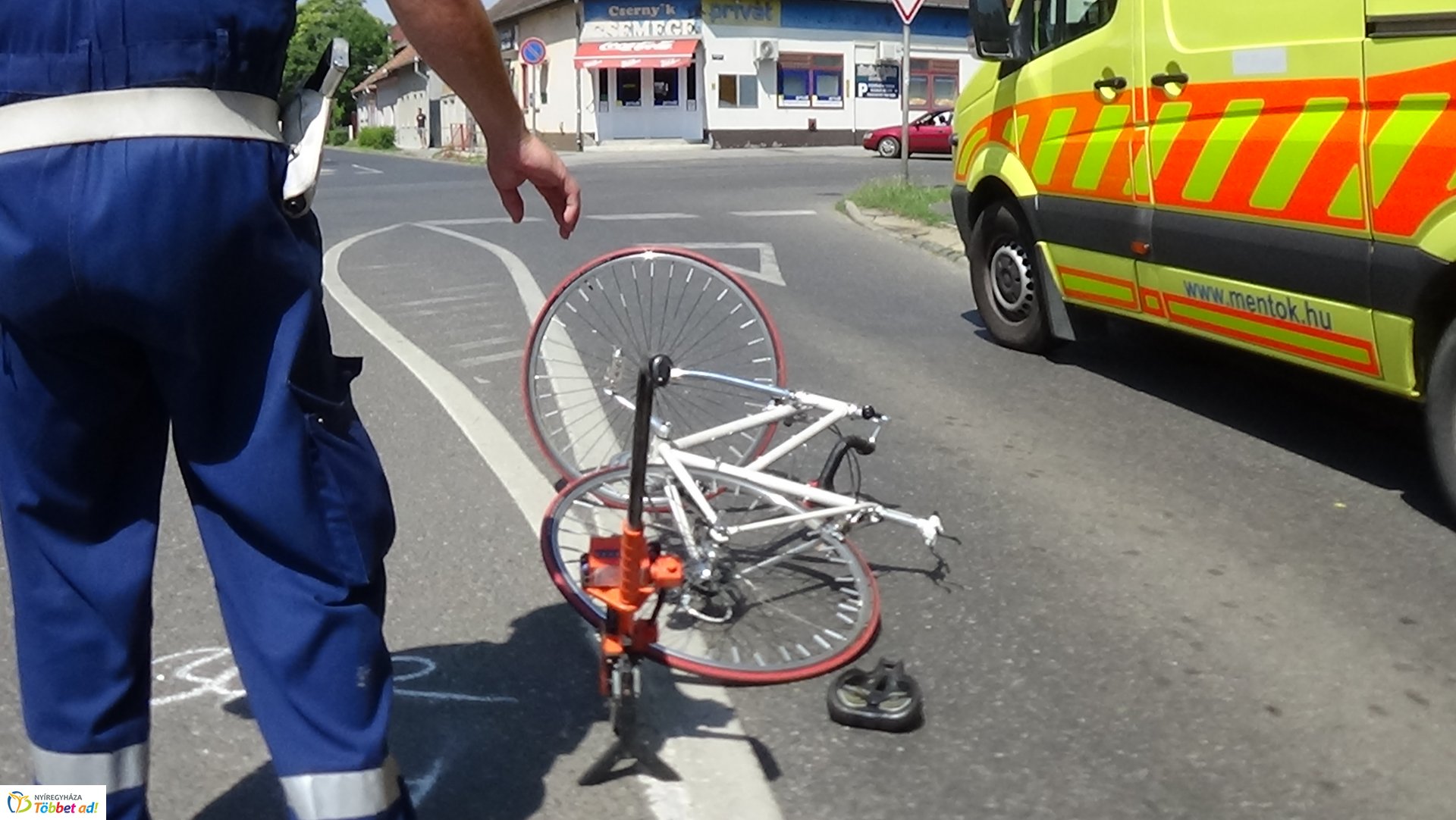 Kerékpárost gázoltak a Stadion utcán