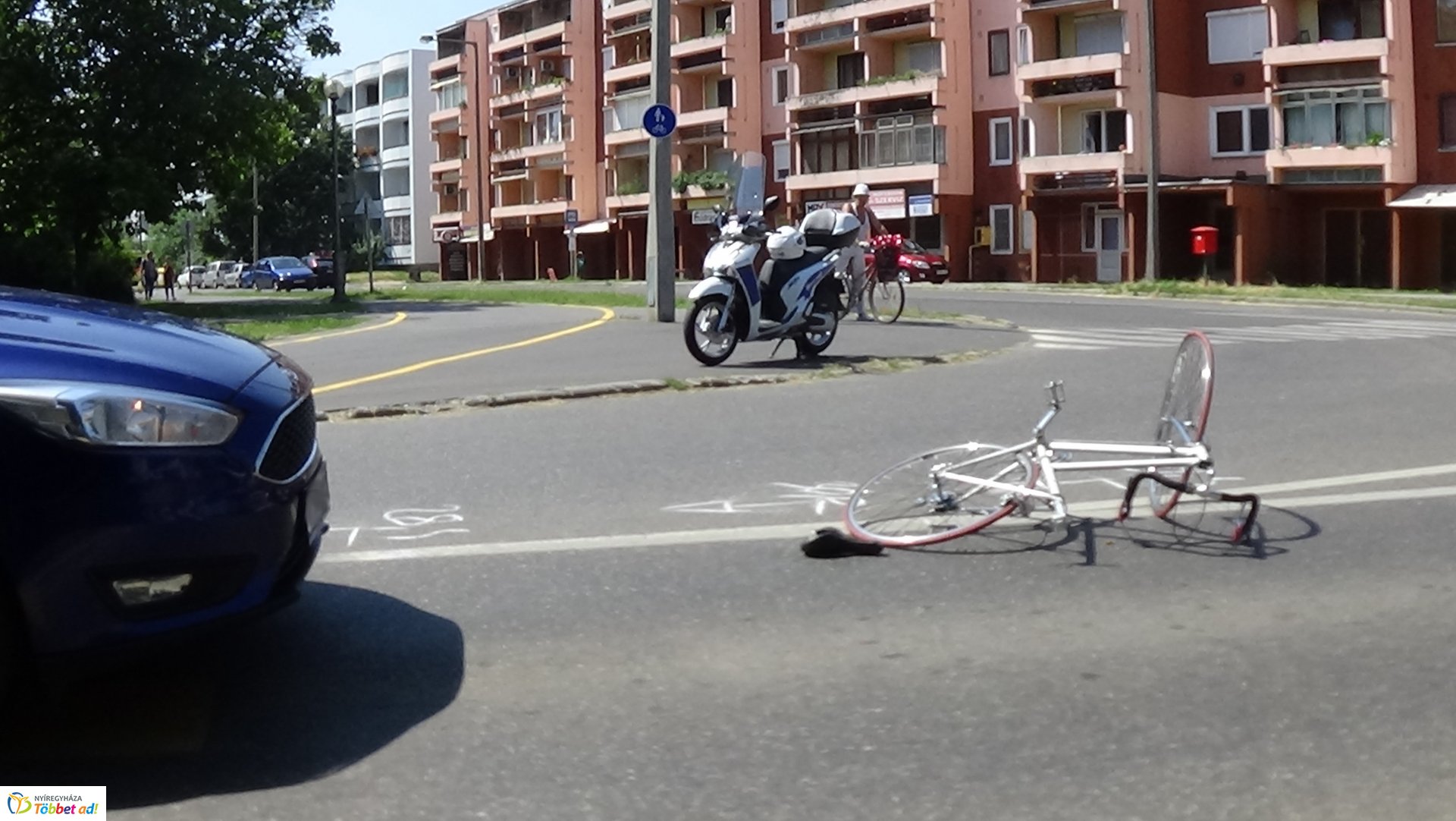 Kerékpárost gázoltak a Stadion utcán