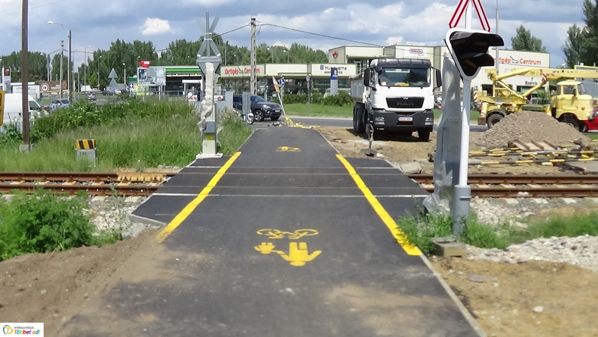 Kerékpárút építés a Kállói úton