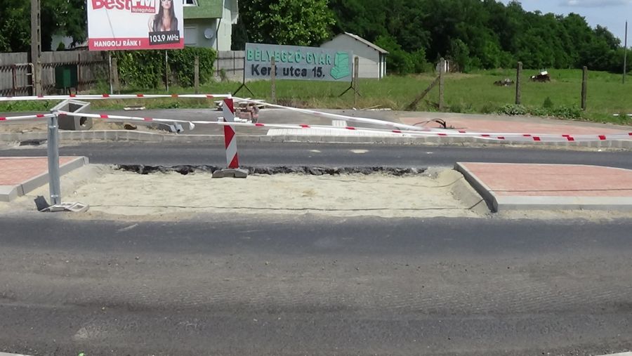 Kerékpárút építés a Kállói úton