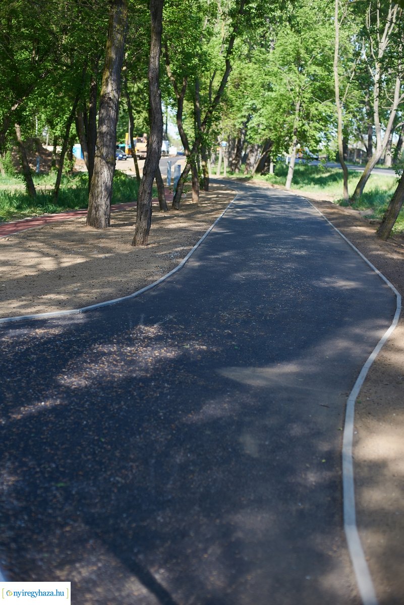 Kerékpárút építés Sóstón